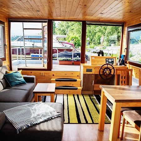 Houseboat Bonanza Prague Hotell Exteriör bild