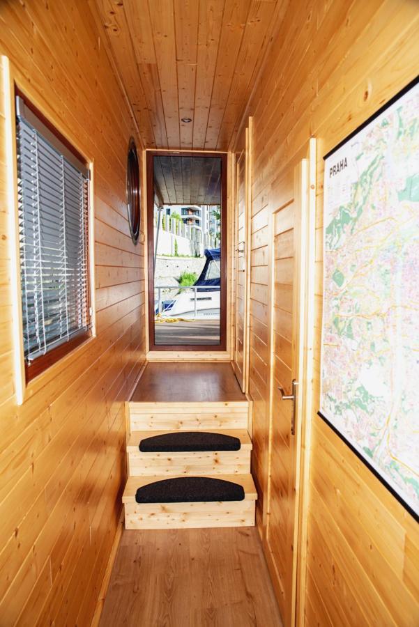 Houseboat Bonanza Prague Hotell Exteriör bild